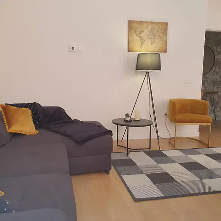 Beautiful Historic Center Apt!