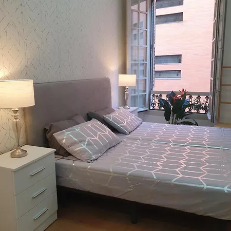 Beautiful Historic Center Apt! * Malaga